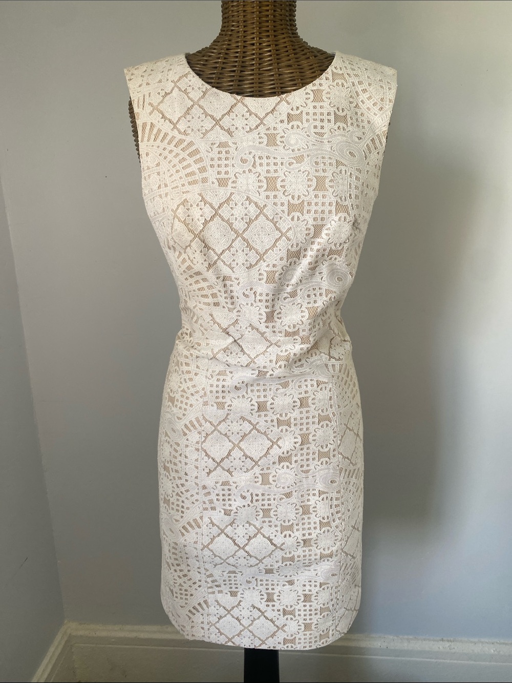 4c Sleeveless Cream Lace Midi Dress